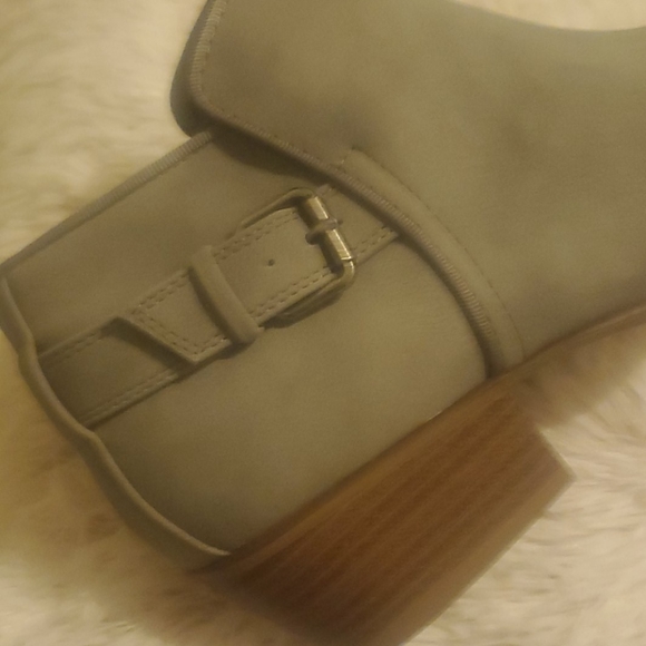 NWOT Spirit Size 10 Bootie - Picture 3 of 5